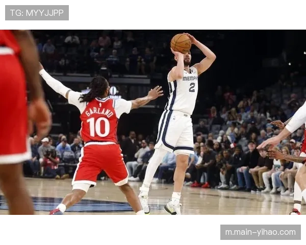 快船三巨头健康存疑 交易损失火力影响战术延续性