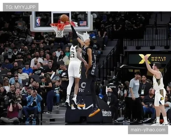 文班亚马22投16中狂砍41分18篮板3盖帽统治勇士内线 文班亚马22投16中狂砍41分18篮板3盖帽统治勇士内线